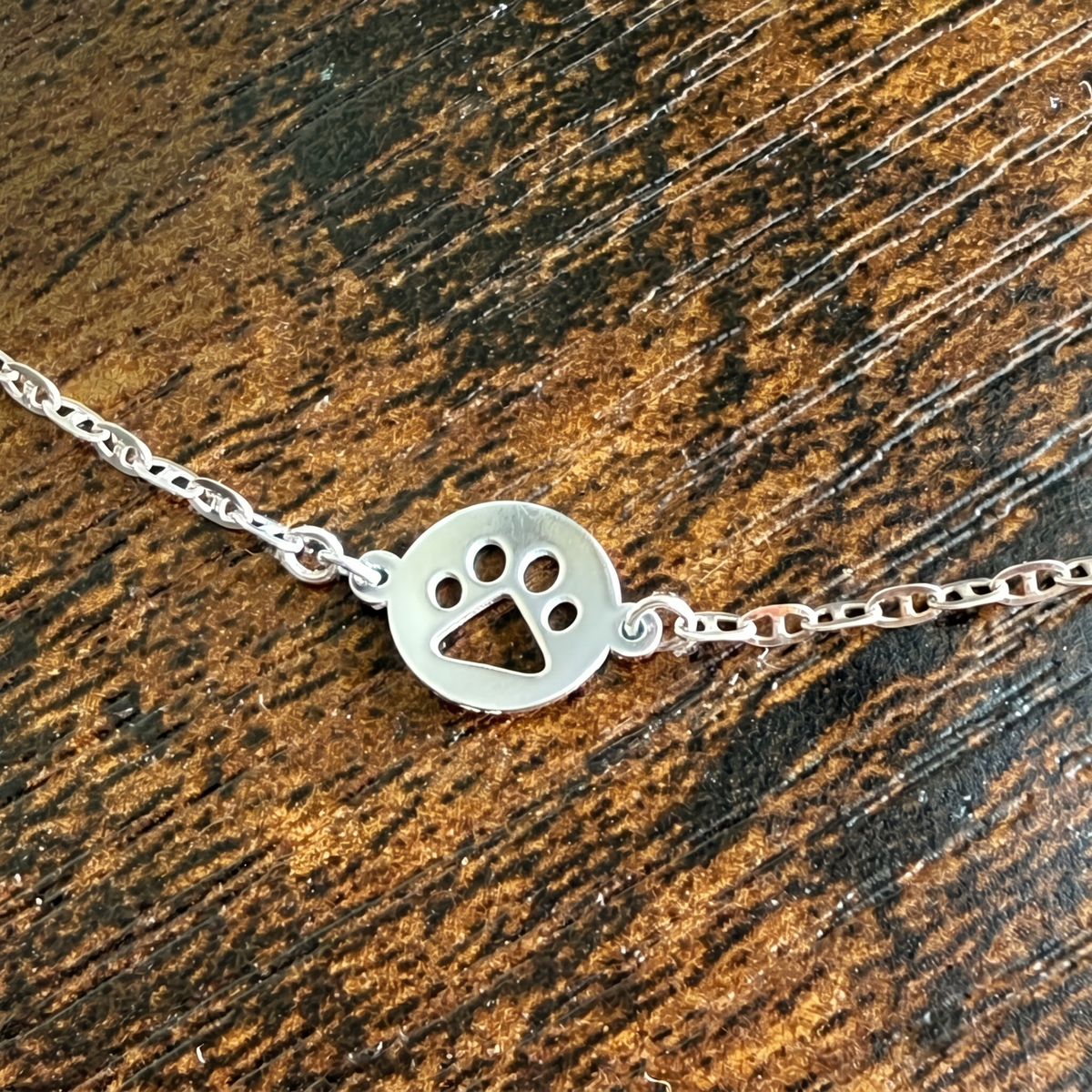 Round Paw Bracelet in Silver