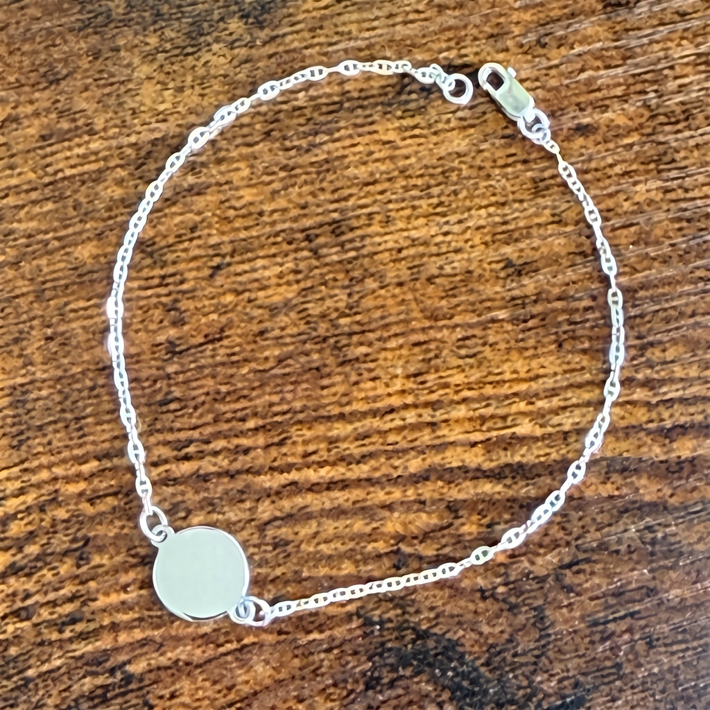 Round Engravable Charm Bracelet in Silver